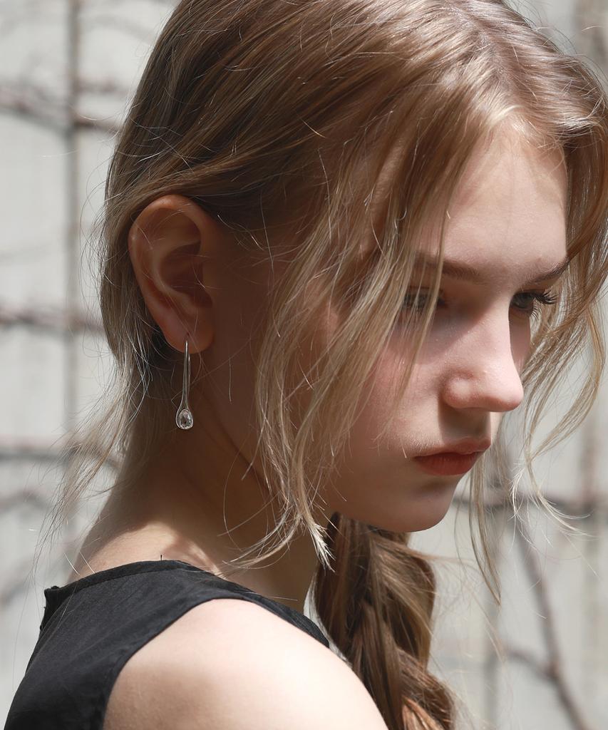 Reindeer Murmur Earring 06