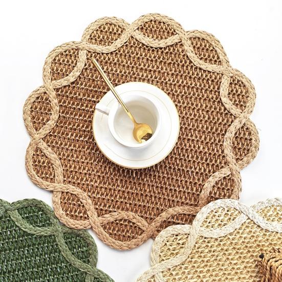 Woven Placemat Heat Insulation Non-Slip Table Mat Retro Petal Shape Dining Mat