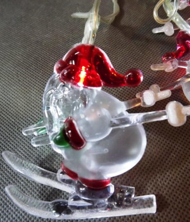 Set of 8 LED Santa Claus Lamps on a Transparent Cable, Length 1.5m, 220V-240V for Indoor Use