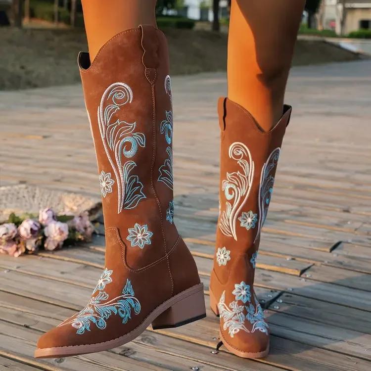Fashion Women's Boots New Embroidered Long Tube Boots Low Heel Calf Waterproof Comfort Fashion Knight Boots Botas Mujer Botas Feminino