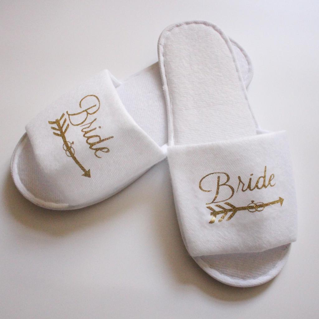 Fashion Wholesale Bride Shower Bride Wedding Decoration Bridesmaid Hen Party Spa Soft Slippers Ladies Bachelorette Party Supplies Gift