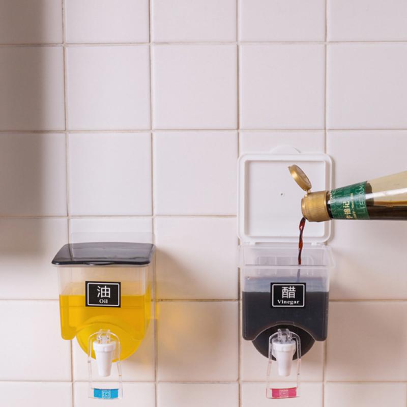 Kitchen Wall-mounted Storage Liquid Seasoning Tank Automatic Seasoning Bottles Oil Vinegar Dispenser Storage Containers
