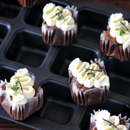 CHEFMADE Muffin Pan, Brownie Pan, Square Cake Pan, 12-Cavity, Custom Designed for Non-Stick Cupcakes, 32.5*25.7*4.2cm