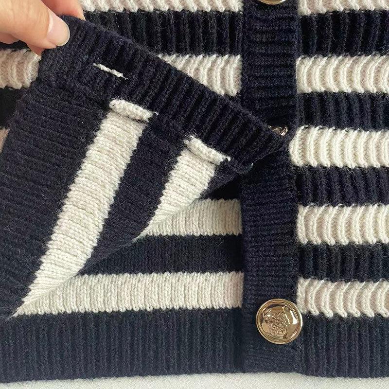 Женский полосатый вязаный кардиган с воротником «лепесток лотоса» на осень/зиму 2023 года - Элегантный шерстяной свитер в стиле «маленький аромат»