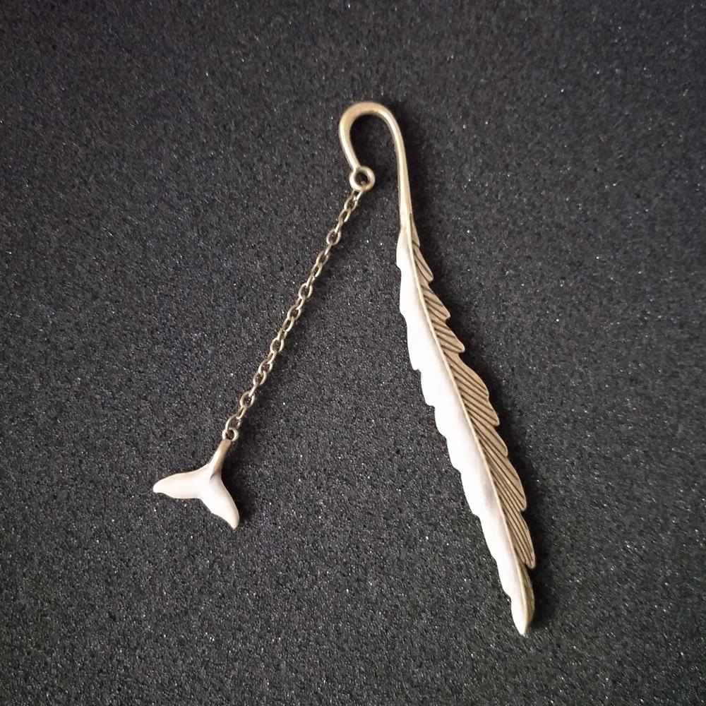 1 шт. светящаяся закладка в виде пера, ретро светящаяся металлическая закладка в виде хвоста кита, флуоресцентная закладка в виде совы/бабочки