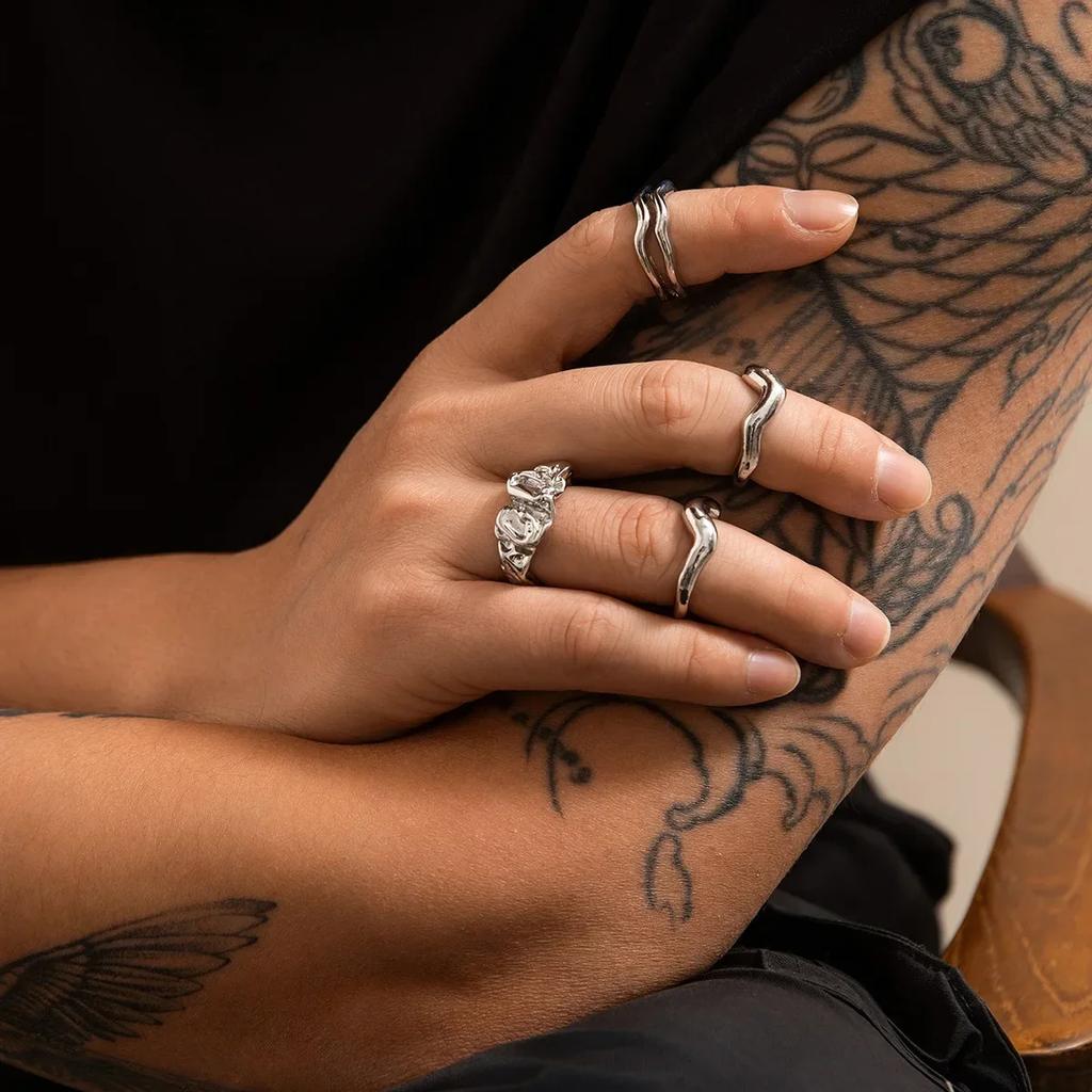 9Pcs/Set Vintage Gold Color Love Heart Butterfly Metal Rings Set for Women Simple Assembly Rings Paty Jewelry Gift Accessries