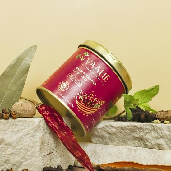 VAAHE Premium Rajma Masala | 15+ натуральных специй | Свежемолотые и упакованные | 100% чистые и натуральные | Одно происхождение | Премиальная жестяная коробка (70 г)
