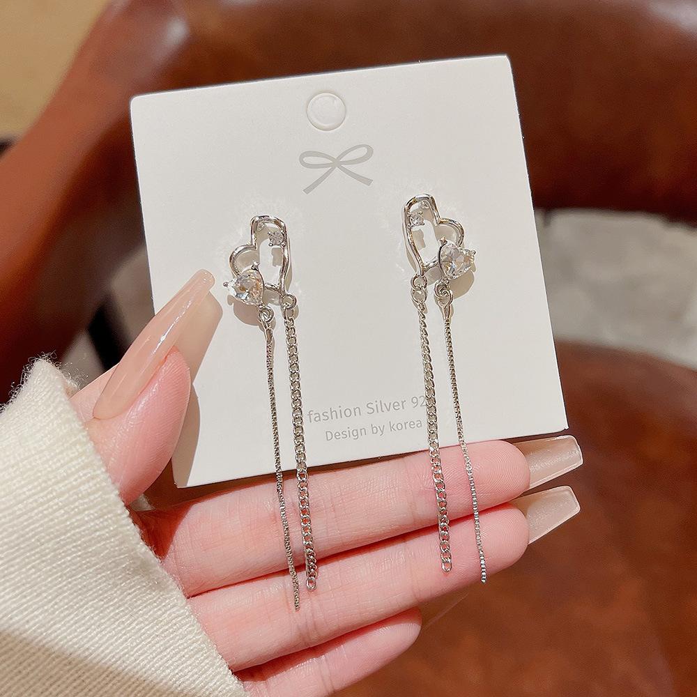 Серьги-кисточки с цирконами в форме сердца. Женские серьги High Sense. Новые серьги в сети. Серьги Celebrity Love Niche.