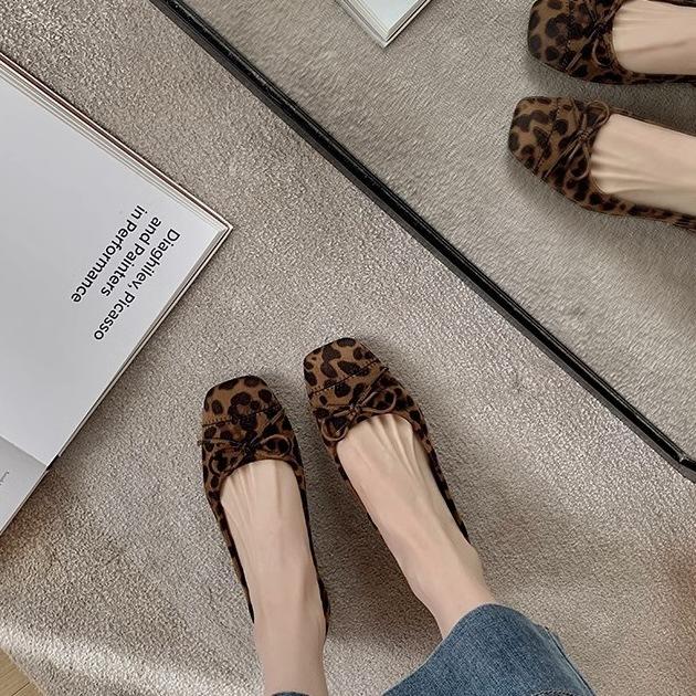 Виноградная мать studiolee темперамент квадратная голова легкий рот бант маленький толстый каблук универсальный леопардовый принт супер мягкие одинарные туфли женские осень