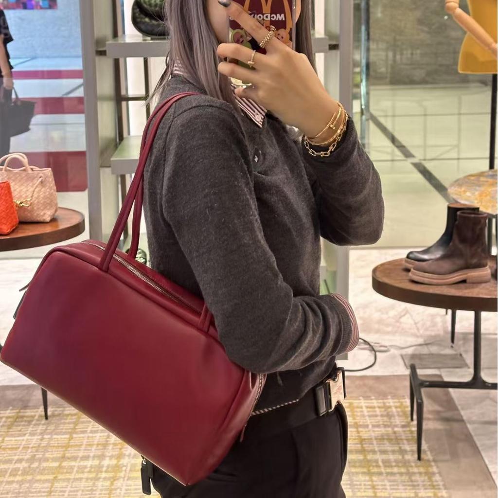 The -Row Italy Small Sheepskin Minimalist Preservation Ball Handheld Single Leather Real Leather Bag Jennie Same Style