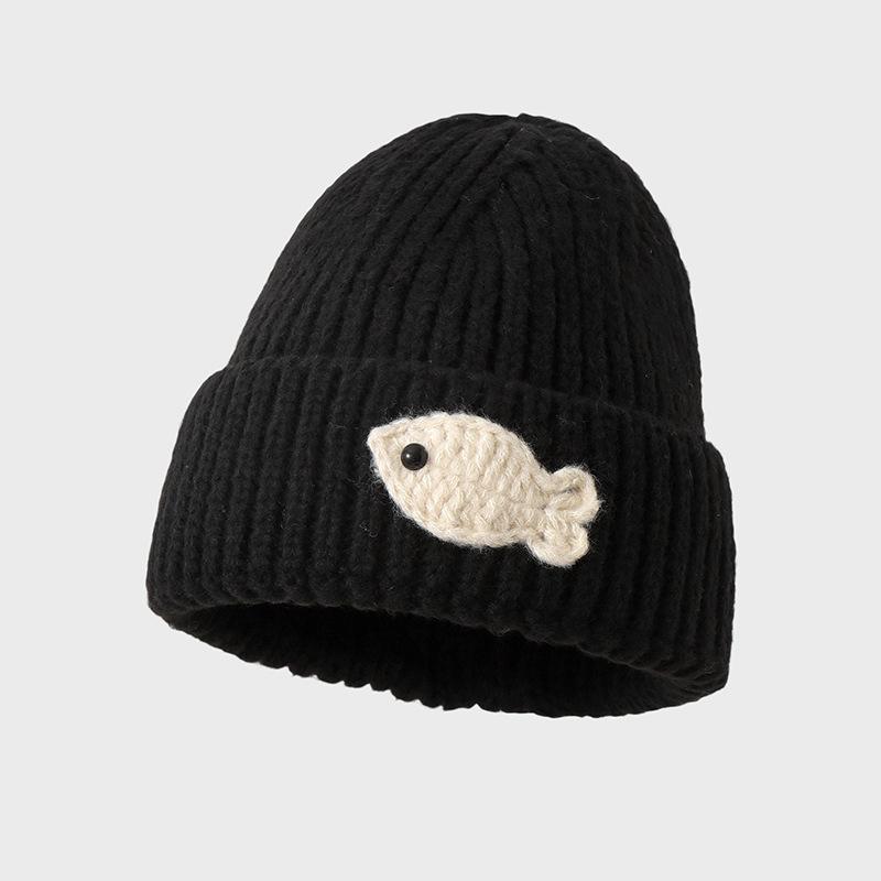 New design hat women's casual small fish knitted wool hat, autumn and winter cold-proof warm hat shows a small face