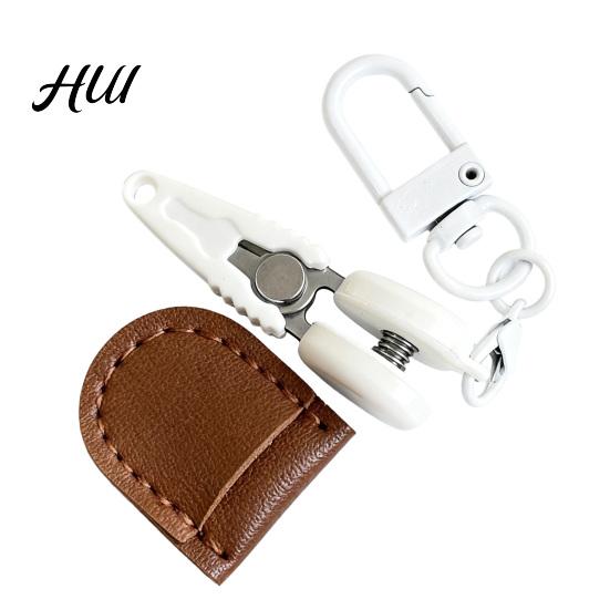 Keychain Scissors Portable Mini Carabiner Design Miniature Cutting Tool for Small Rope Cutter Sewing Travel Ultra Sharp Snips Threads And Tags