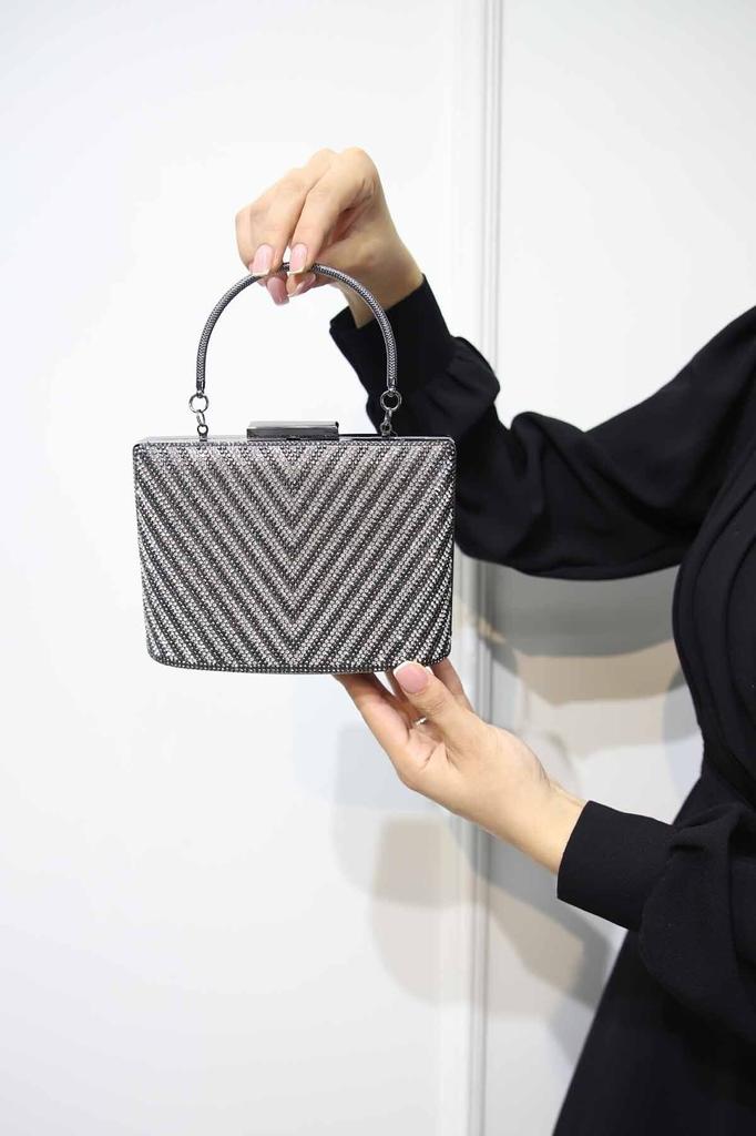 Women's Stylish and Useful Evening Dress Bag Women's Platinum Triangle Stone Evening Dress Evening Bag