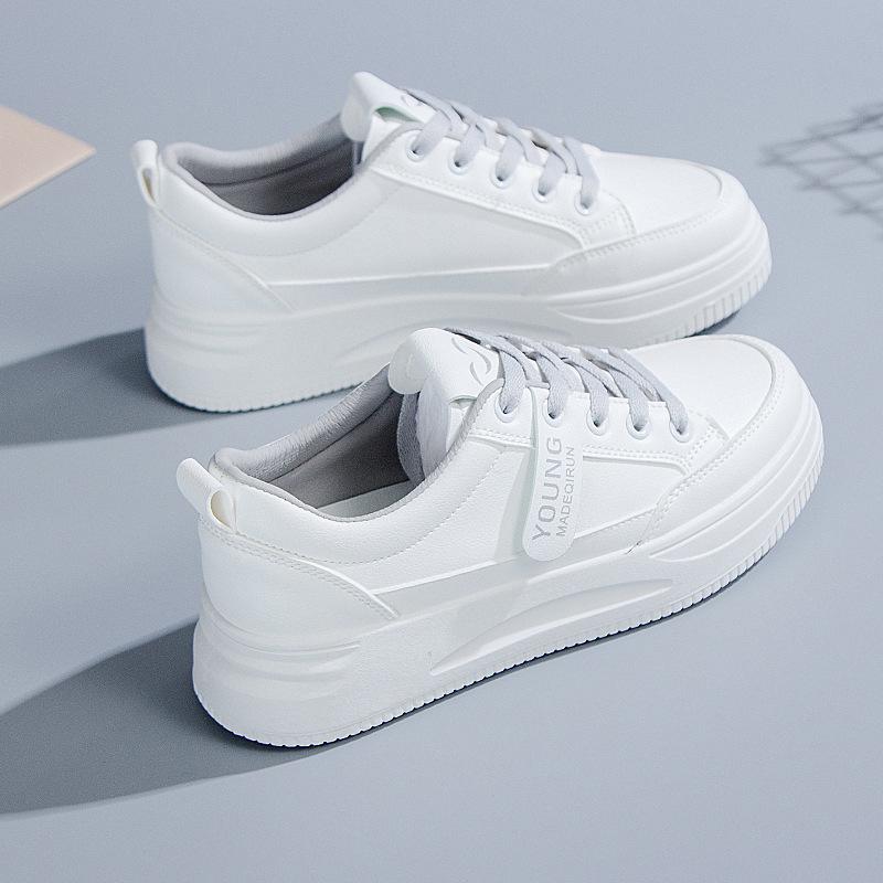 Женские легкие белые кожаные спортивные повседневные туфли 2025 года с дышащей мягкой толстой подошвой для весны и осени