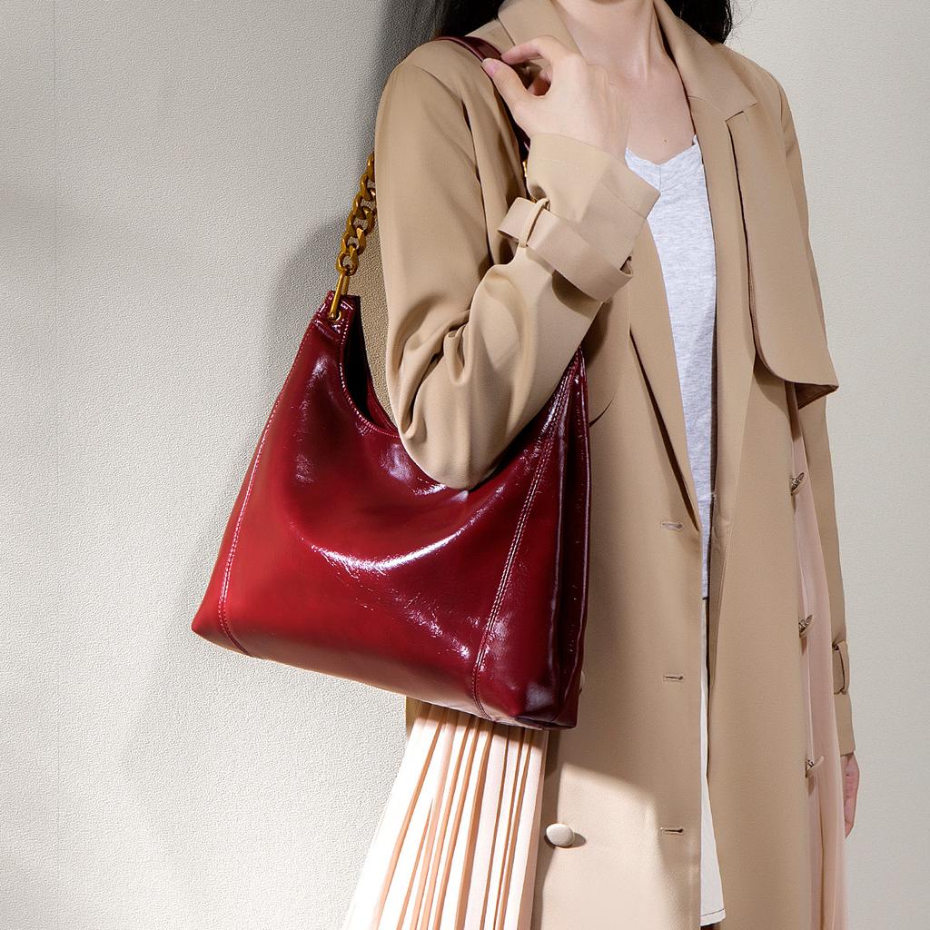 Red wedding bag Bridal wedding bag Women's 2025 new trendy retro large-capacity portable bucket bag Underarm bag