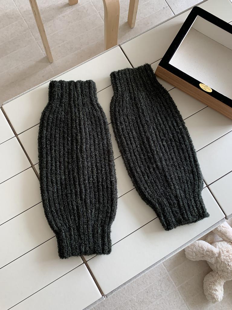 Gray Woolen Cotton Knitted Women's Thick Warm Leg Warmers-Korean/Japanese/College Style Boneless Sewing Short Leg Warmer Design