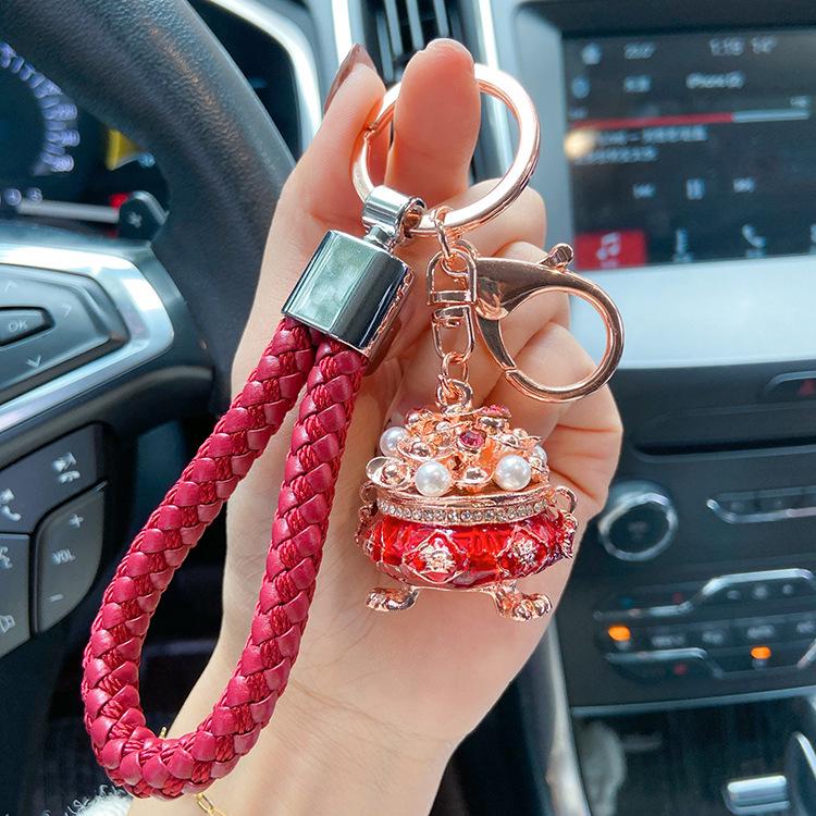 "2023 Red Series God of Wealth Keychain: Creative Money Bag for Car Keys, Annual Meeting Gift with Custom Logo Engraving"