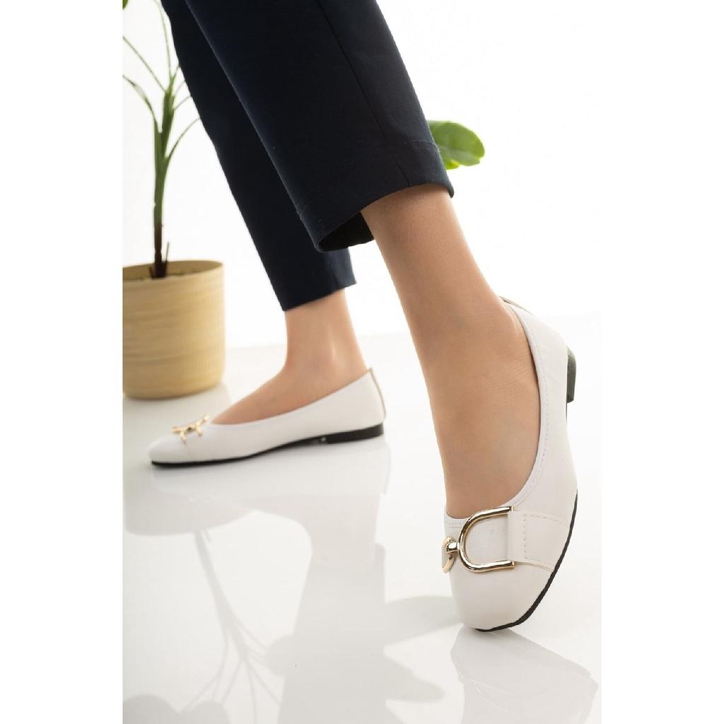 Женские балетки черного цвета с пряжками, легкая повседневная обувь на удобной подошве