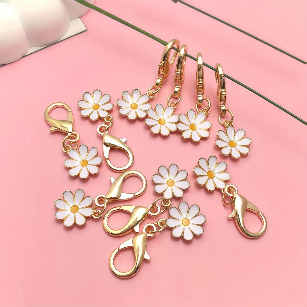 10 Pcs Oil Dripping Daisy Flower Pendant Colorful Floral Bag and Keychain Accessories Couple Family Keychain Pendant