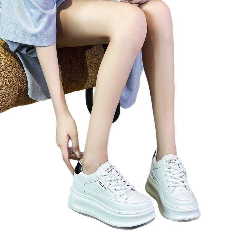 Внешнеторговые кожаные маленькие белые туфли женские универсальные на толстой подошве маффин увеличивают высоту 2025 осень и зима новая повседневная бархатная бо