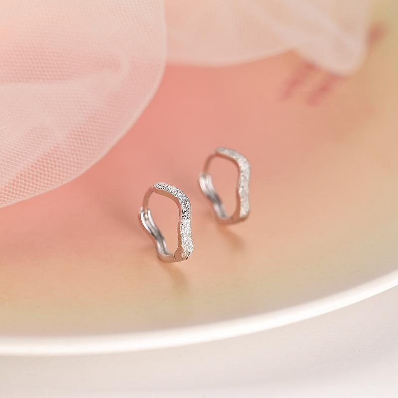 Wave Matte Ear Buckle Commuter Model Exquisite Texture Flash Sand Earrings Male Punk Style Round Stud Earrings