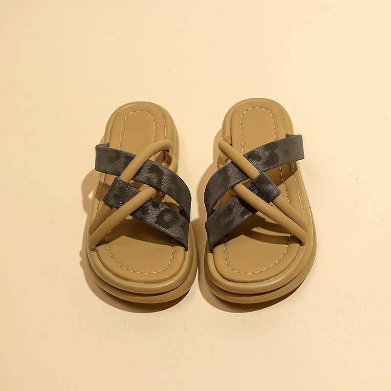 Шлепанцы на толстой подошве, популярные в интернете, женские, 2025, новые, популярные, для лета, с высокой ценностью, для выхода, красивые сандалии