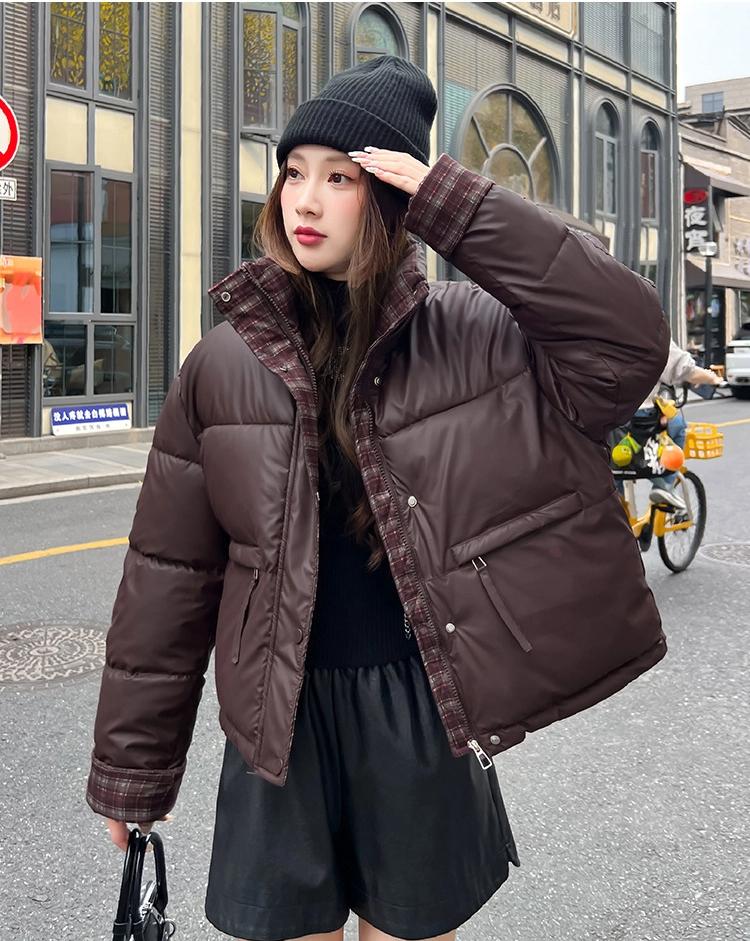 Хлопковая теплая куртка с контрастной клеткой и воротником-стойкой, короткая, утолщенная