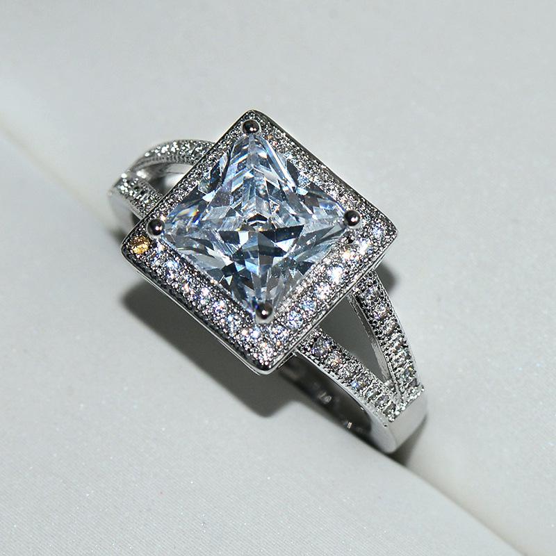 Fashion Light Luxury Square Zircon Crystal Ring for Women's White Gold Color Engagement Wedding Ring Exquisite Jewelry