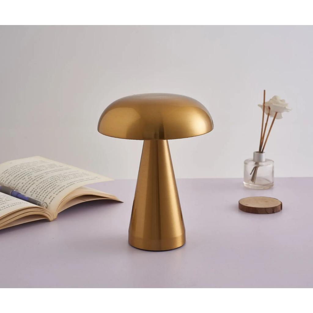 Современная простая металлическая сенсорная маленькая настольная лампа светодиодное освещение прикроватная гостиная украшение настольный светильник цвет золото медь хром