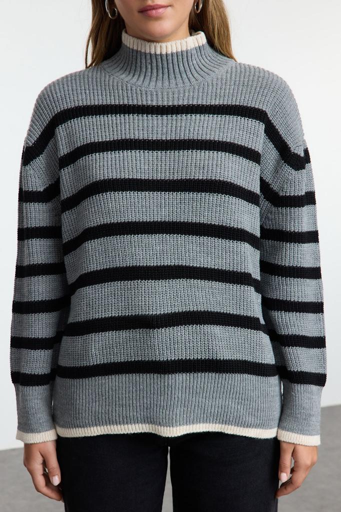 Women's Fashionable Stylish Sweater Black Wide Pattern Striped Knitwear Sweater
