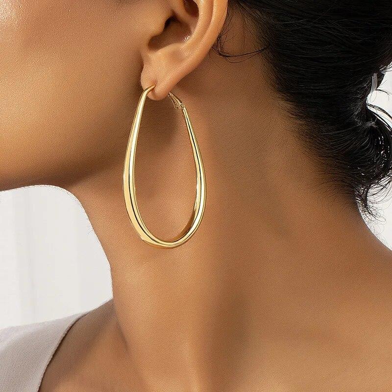 Ретро минималистичные большие металлические серьги с цветами, новые преувеличенные серьги-гвоздики неправильной формы, модные серьги для женщин, ювелирные изделия, подарки для девочек