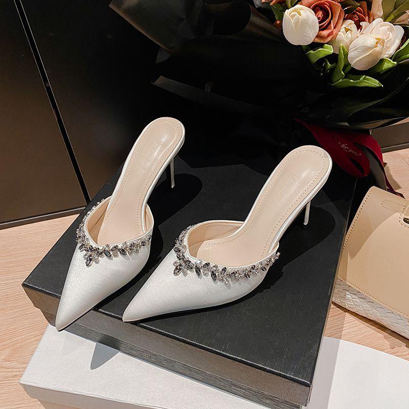 Черные атласные туфли-лодочки с острым носком и стразами, новинка весны 2025 года, сексуальные крутые шлепанцы на тонком каблуке для интернет-знаменитостей