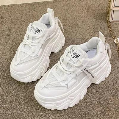 Женская обувь – Кроссовки