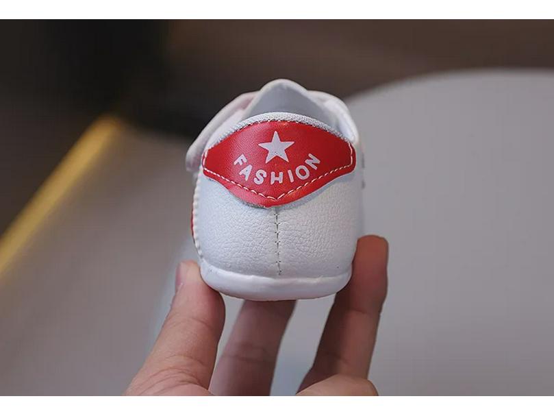 Унисекс обувь для малышей: Белые, Мягкие Нескользящие Подошвы, Идеальны для Весны и Осени, Возраст 1-2 года