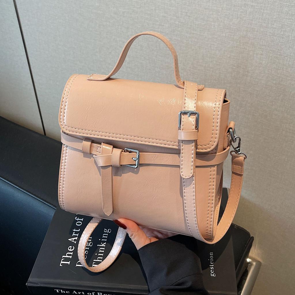 Retro Portable Foreign Style Bag for Women, Korean Version of Fashionable and Versatile Single Shoulder Crossbody, New Simple and Advanced Small