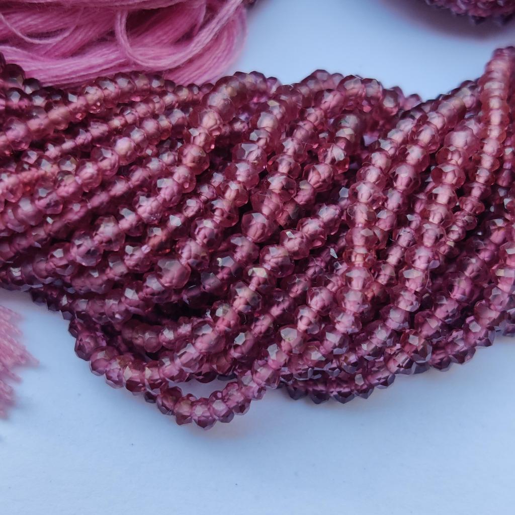 AAA Ultimate Высочайшее качество Натуральный турмалин Оттенок граната Граненые круглые бусины Свободный драгоценный камень 16-дюймовые бусины для изготовления ювелирных изделий Размер 2,5-4 мм