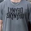 Футболка южной рок-группы Lynard Skynard на винтажной черной футболке Comfort Colors