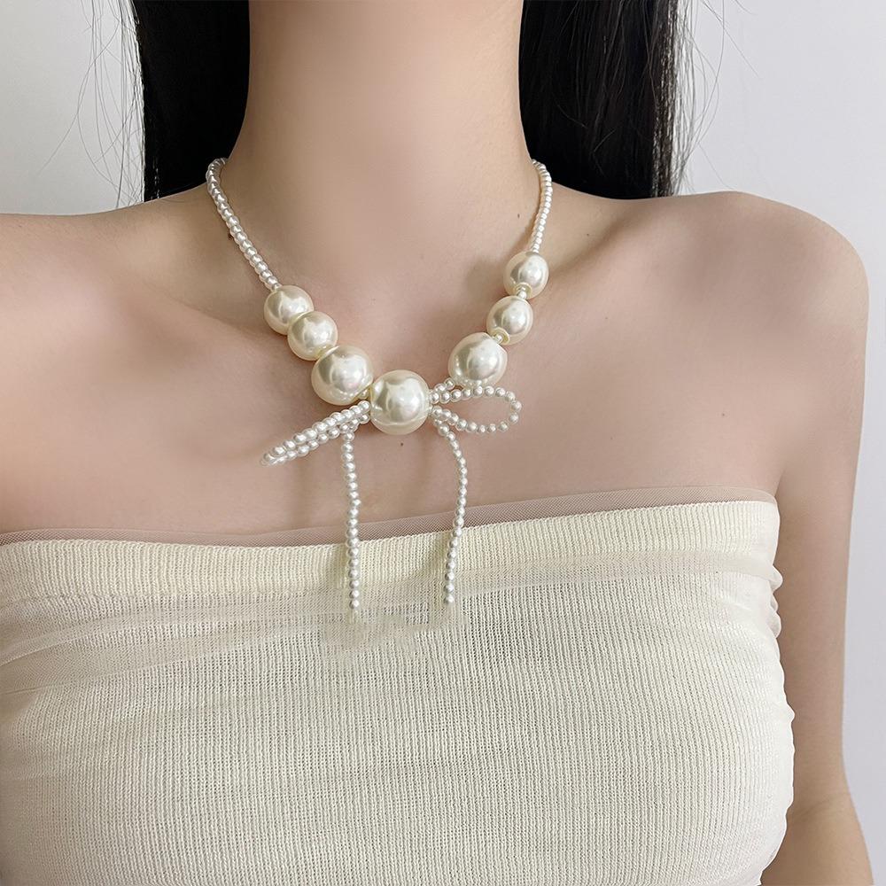 Elegant Bow Beaded Necklaces Exaggerated Clavicle Chain Large Pearl Choker Necklace Collar
