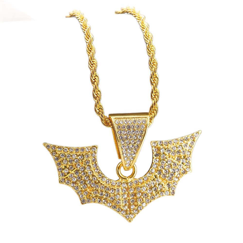 Hip-hop new full-diamond alloy bat-shaped pendant for men's necklace. Trendy and unique accessory for the European and American style.