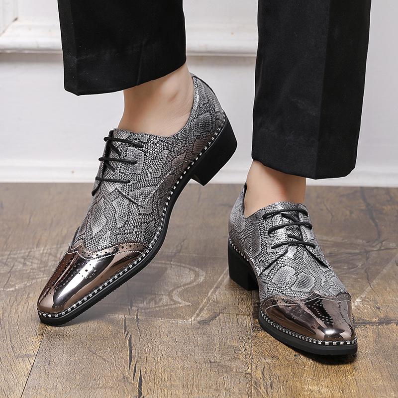 Модные мужские высококачественные осенние удобные туфли на шнуровке для банкета, классические мужские туфли с золотым/серебряным блестящим острым носком для ночного клуба