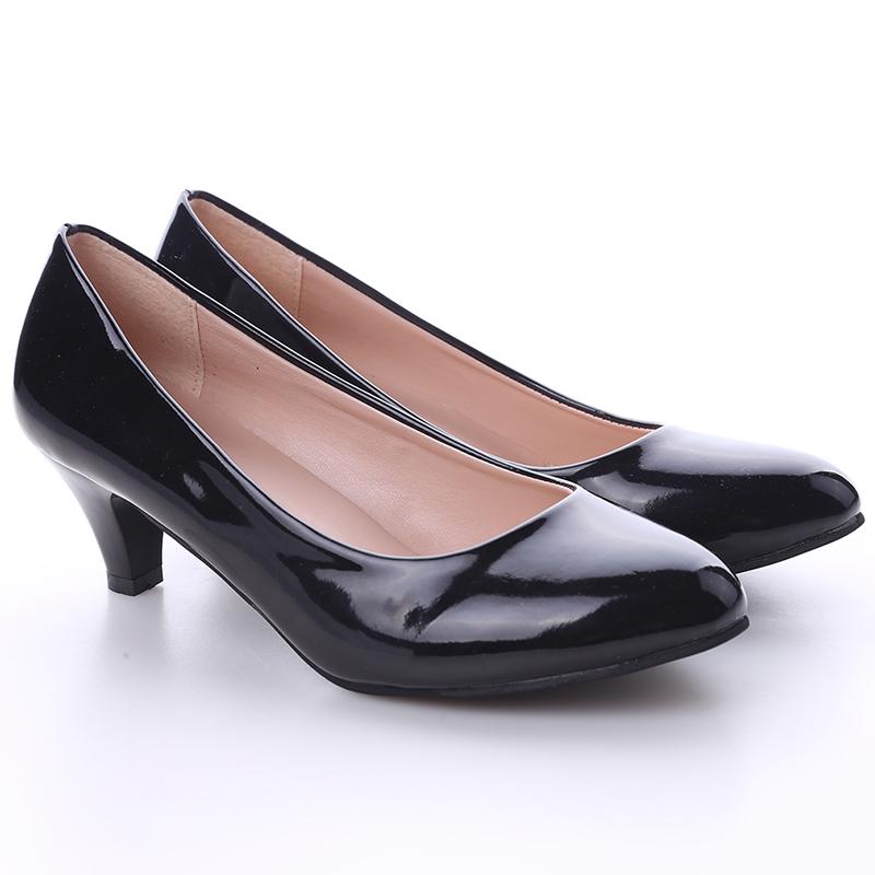 Женские туфли на среднем каблуке, глянцевые, без рисунка, строгий, офисный фасон