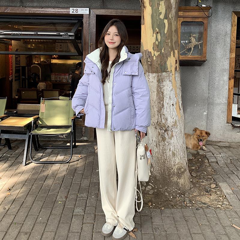 Женская короткая куртка на утином пуху 2024 года, зимняя, новая, утепленная, с маленьким капюшоном, контрастного белого цвета