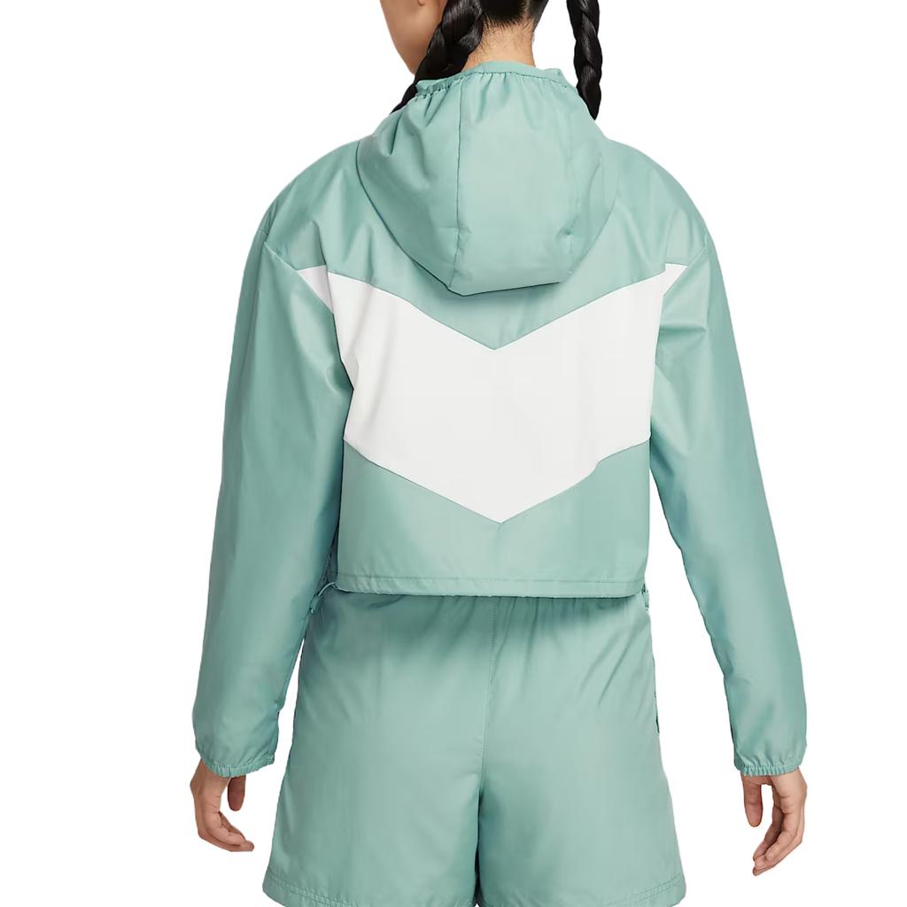Nike Спортивные куртки Женские Стальной серый/Парусный белый/Парусный белый С капюшоном Умеренная Другое HJ1183-017
