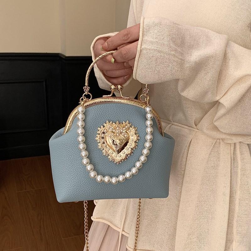 Сумка-клатч Xiaoxiangfeng с жемчугом, женская, 2025 новая, корейская версия, модная нишевая сумка через плечо, кроссбоди, сумка-ракушка с клипсой