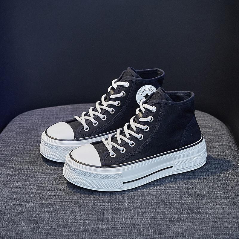 Женская парусиновая обувь осень 2022. Уличная мода. Прогулочная обувь на платформе. Дизайнерские парусиновые кроссовки.