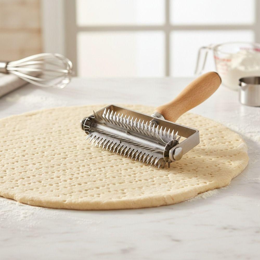 Effort-saving Pizza Roller Puncher Stainless Steel Berry Crusher Pizza Profile Puncher Pie