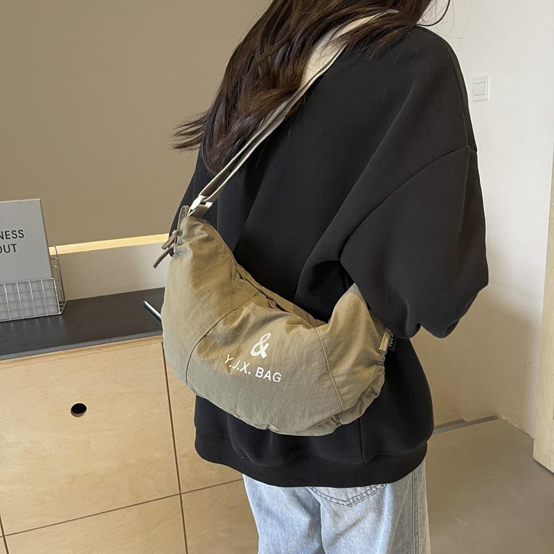 Повседневная женская сумка 2024 года, новая модная сумка для поездок на работу на плечо, большая вместимость, летняя сумка-пельмень через плечо