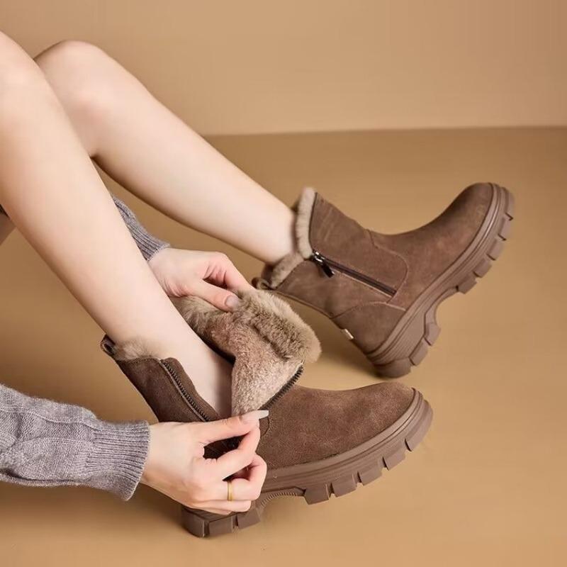 Модные женские ботинки на толстой подошве, новинка зимы 2024 года, утолщенные нескользящие уличные теплые короткие повседневные женские ботинки, сохраняющие тепло