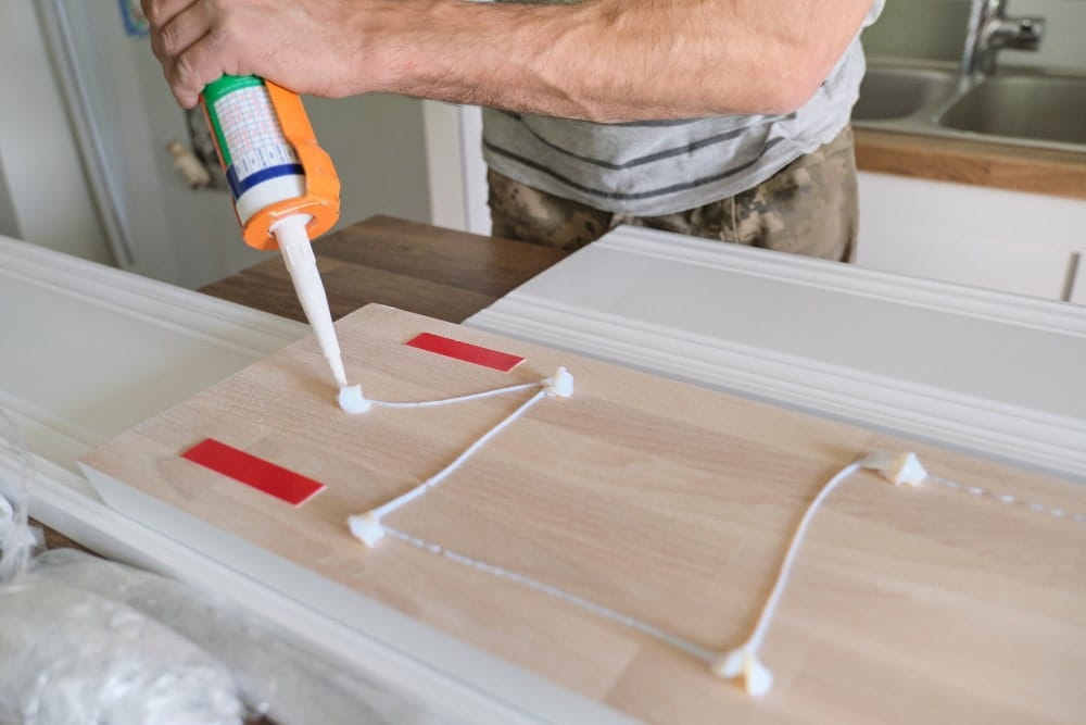Mamut universal assembly glue 290 ml white