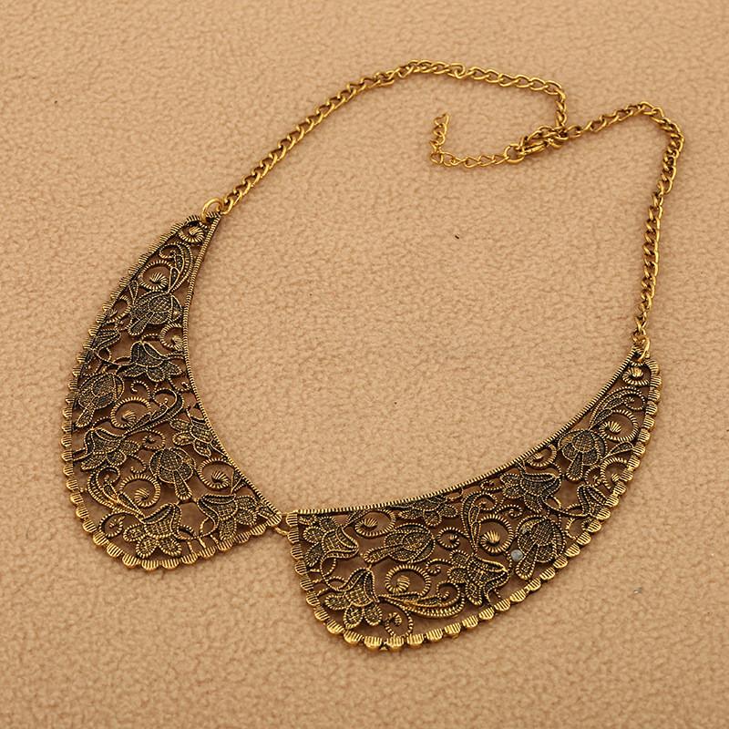 Alloy Pendant Necklace With Carved Hollow Design For Casual Chic Outfits